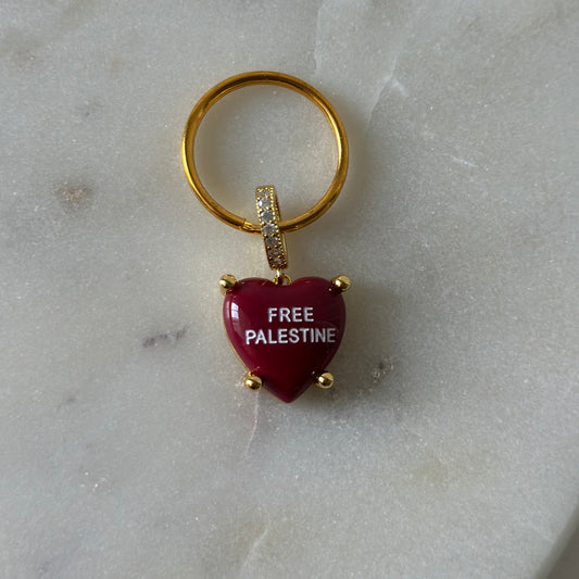 “FREE PALESTINE” HEARTSHAPED KEY/BAG CHAIN | CHERRY RED