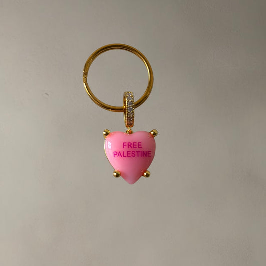 “FREE PALESTINE” HEARTSHAPED KEY/BAG CHAIN • BLUSH